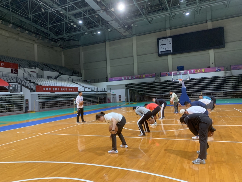 国乒8-2战胜法国队，豪取六连胜，王曼昱轰出11：2，梁靖崑丢两局
